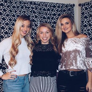 Meet your Posher, Hallie